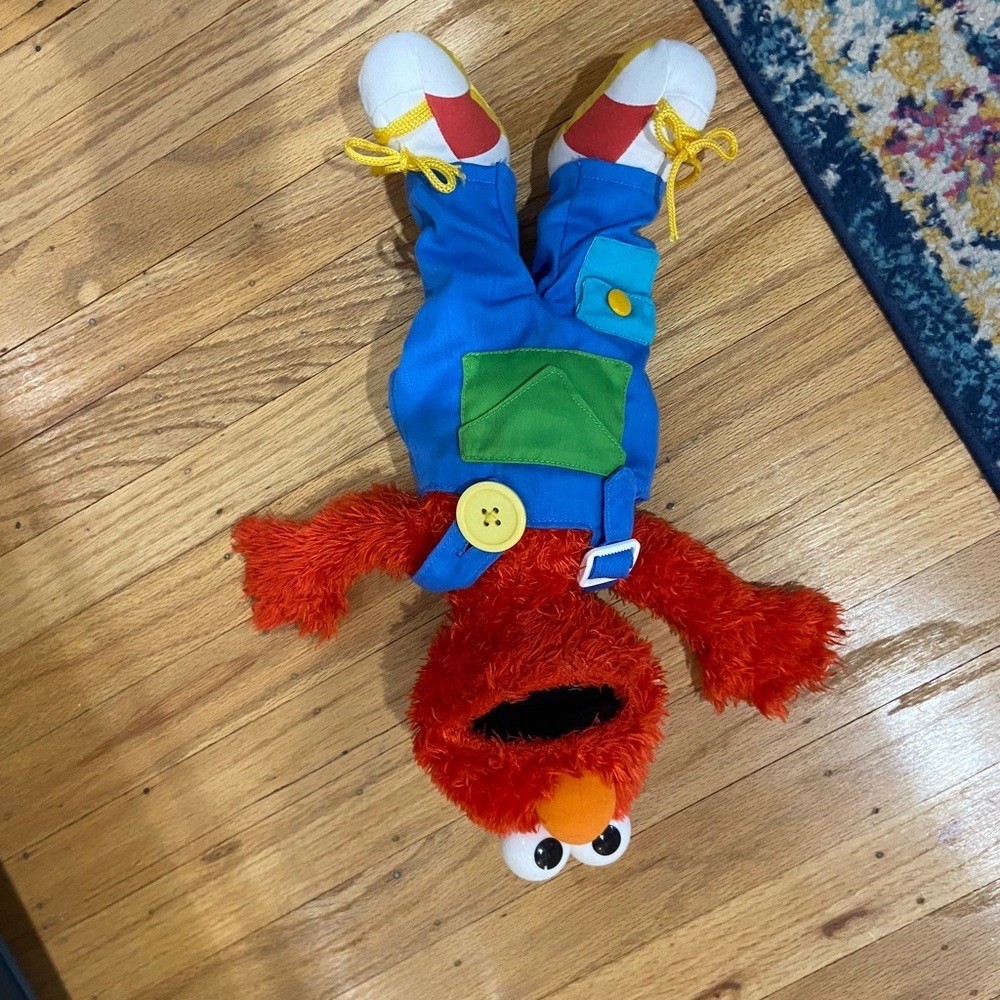Guns Sesame Street Teach Me Elmo Plush in Blue Overalls